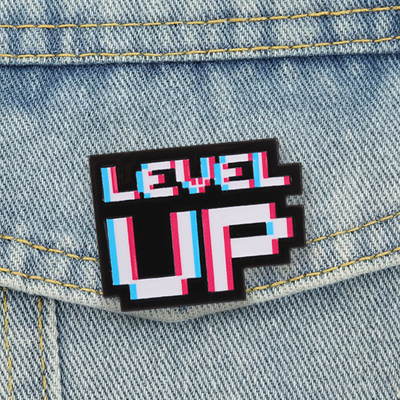 Level Up Glitch Pixel Badge Re - đánh giá và giá Gaming Accessories Retro